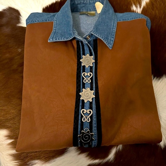 Vintage Wrangler button down⚡️ - Picture 1 of 2